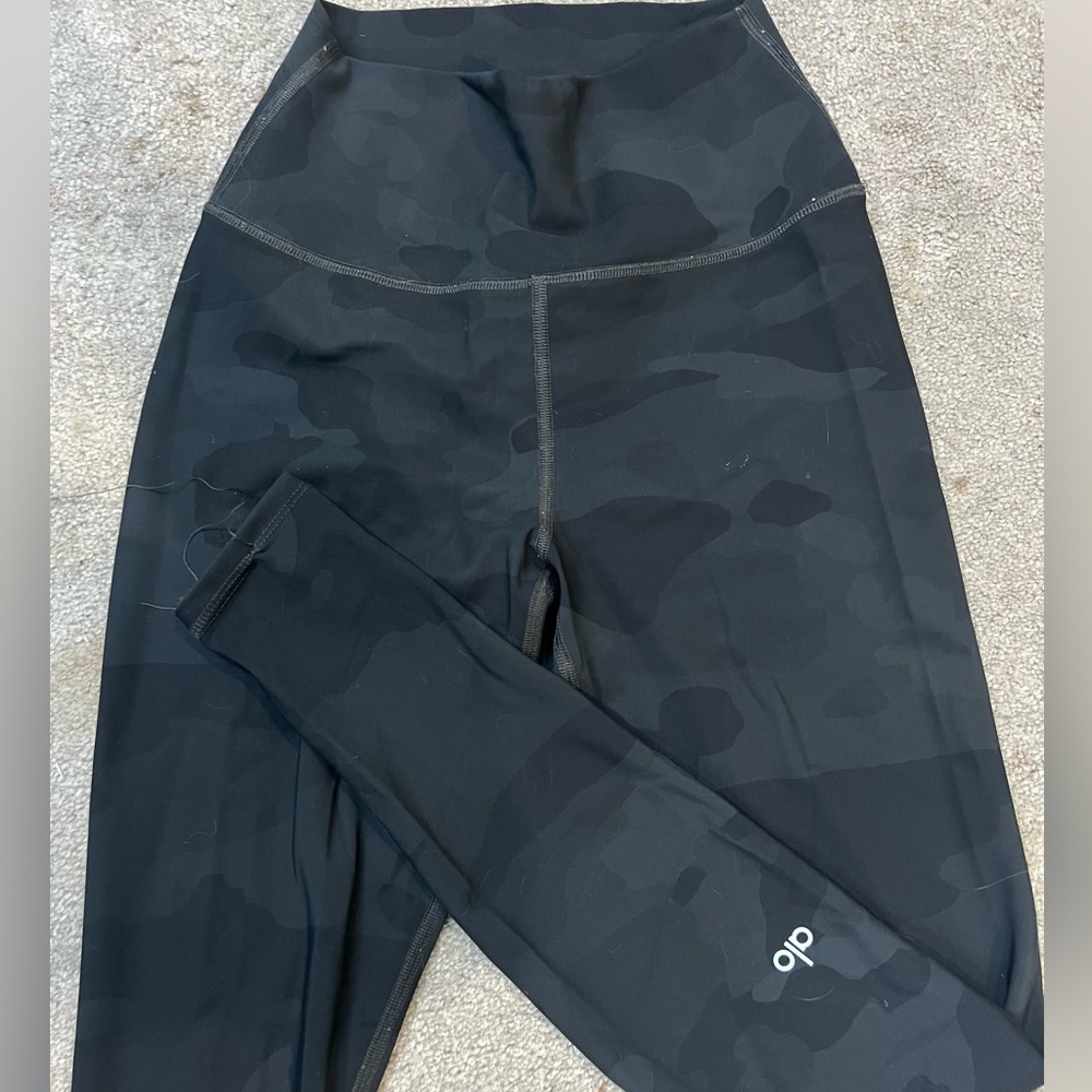 Alo Yoga High Waist Camo Vapor Legging Gray Camouflage Size XS